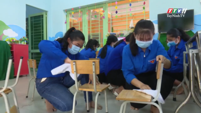 Tây Ninh – Đoàn Thanh niên thị xã Trảng Bàng hỗ trợ vệ sinh các trường mầm non, tiểu học.